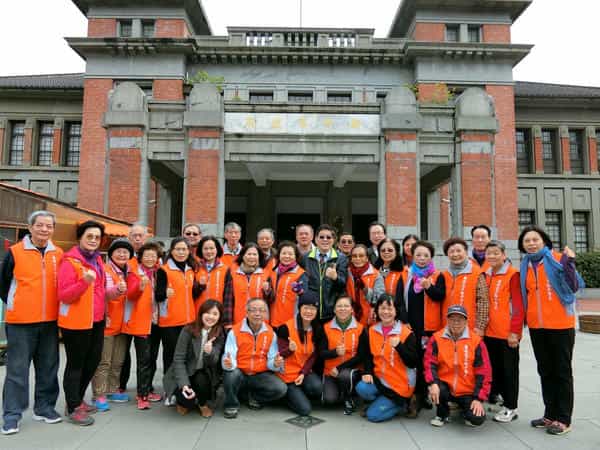 新竹市政府政風處107年廉政志工路平督工教育訓練  廉政把關專車出動志工合照