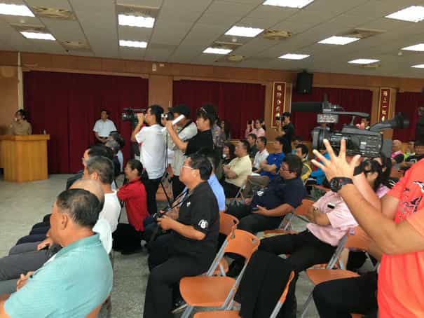 澎湖縣政府政風處廉政志工演出反賄選宣導短劇現場與會人員一致的好評