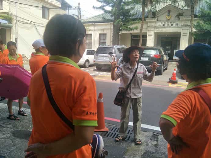 臺中市政府政風處「107年度廉政志工觀摩研習活動」新竹關西派出所門口