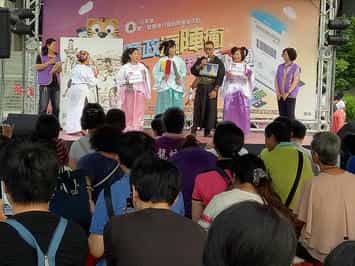 高雄市政府政風處廉政志工-「廉政逗陣衝，租稅馬ㄟ通」演出廉政話劇及設攤宣導志工演出廉政話劇及協助設攤宣導