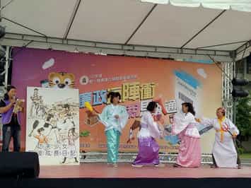 高雄市政府政風處廉政志工-「廉政逗陣衝，租稅馬ㄟ通」演出廉政話劇及設攤宣導志工演出廉政話劇及協助設攤宣導