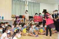 退輔會高雄榮總結合高榮臺南分院、臺南市榮服處舉辦「校園誠信廉潔教育～廉政志工說故事列車」活動仁德幼兒園小朋友熱情參與「趣味有獎徵答」