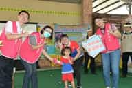 退輔會高雄榮總結合高榮屏東分院、屏東縣榮服處舉辦「校園誠信廉潔教育～廉政志工說故事列車」活動高雄榮總屏東分院與小朋友、老師留影