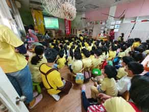 臺北市政府政風處廉政志工協助辦理110年度廉潔教育宣導活動辛亥非營利幼兒園學童觀賞「廉潔寶寶聯盟_看到怪怪的請舉手(勇敢吹哨篇)」