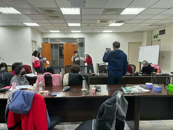 廉政志工排演「新龜兔賽跑」廉政戲劇之心路歷程各小隊廉政志工觀摩學習竹山小隊之廉政戲劇排演