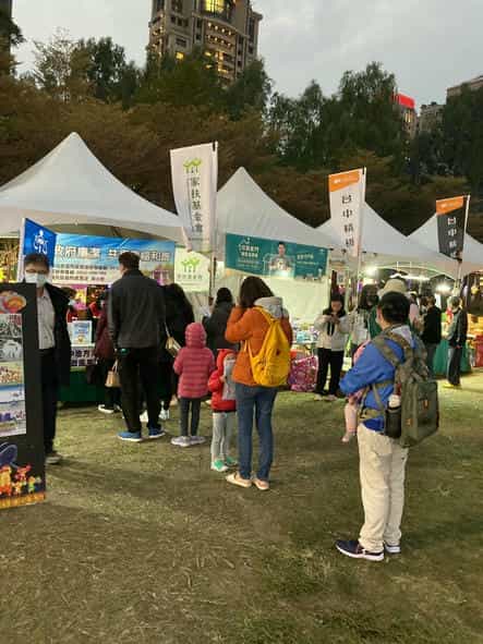 「2022中臺灣元宵燈會」社會參與中臺灣元宵燈會辦理社會參與「廉政宣導」活動，志工協助宣導