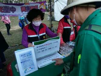 「2022中臺灣元宵燈會」社會參與中臺灣元宵燈會辦理社會參與「廉政宣導」活動，志工協助宣導