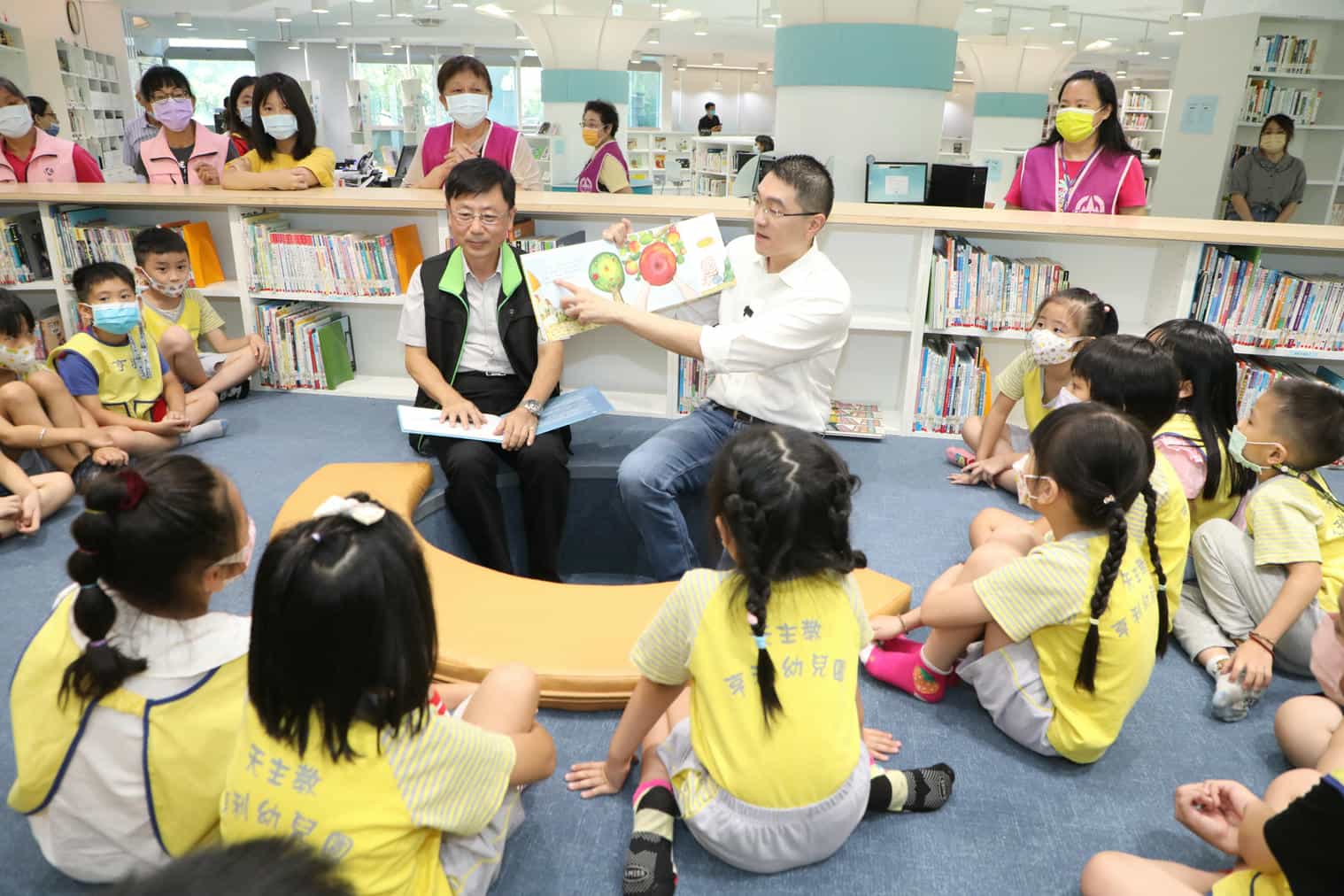 「不管幾歲，誠實萬歲～童樂廉線Let′s Play!」廉政圖書展「不管幾歲，誠實萬歲～童樂廉線Let′s Play!」廉政圖書展市長說故事