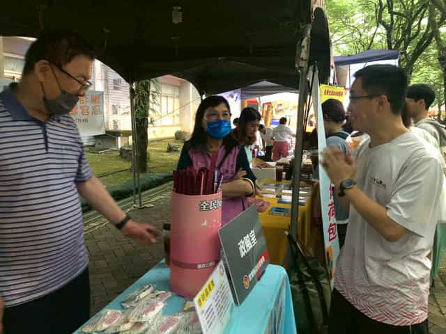 宜蘭縣政府警察局結合廉政志工於宜蘭大學114年校慶活動現場反貪及識詐宣導       宜蘭縣政府警察局結合廉政志工於宜蘭大學114年校慶活動現場反貪及識詐宣導