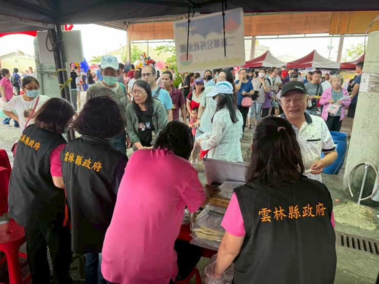 雲林廉政志工協助辦理「2025二崙鄉西瓜節暨模範母親表揚活動」廉政志工協助宣導情形