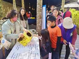 竹縣關西咖啡節飄香登場 竹縣志工協助與民互動宣導廉能意識透過有獎徵答活動，深化民眾廉潔意識