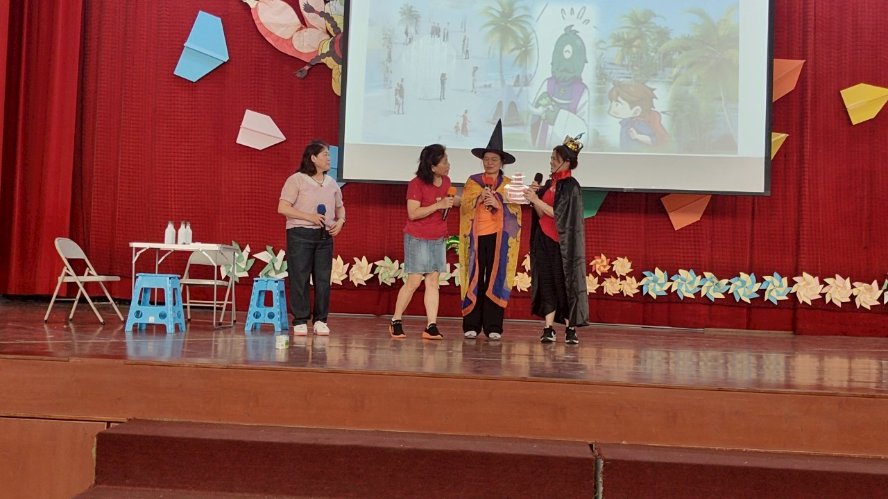 苗廉志工「守護幼苗 快樂誠長」校園廉政話劇宣導活動-頭屋國小志工話劇表演。