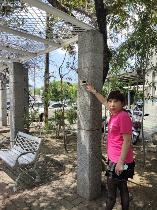 遊戲的笑聲背後，有我們的守護-臺南志工廉政志工巡查仁德區運動公園，發現插座電線裸露。