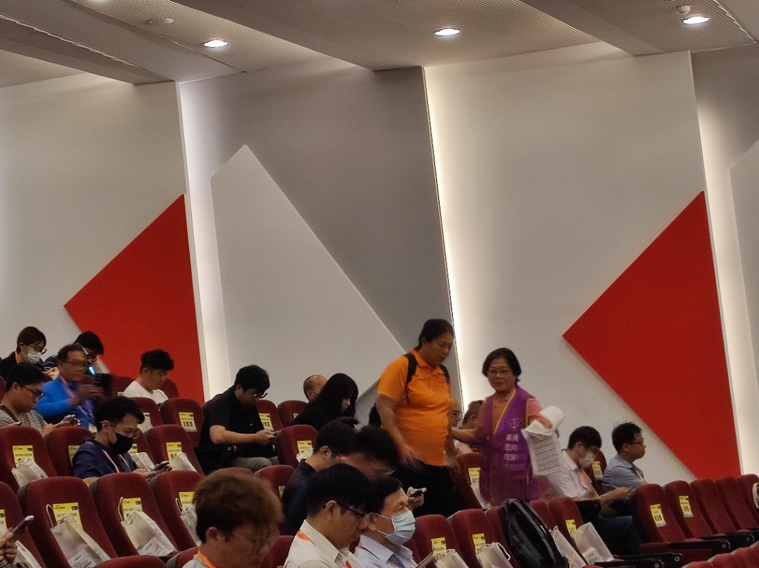 強化道安廉能治理　桃園市政府廉政志工培訓深化專業視野廉政志工引導貴賓入座