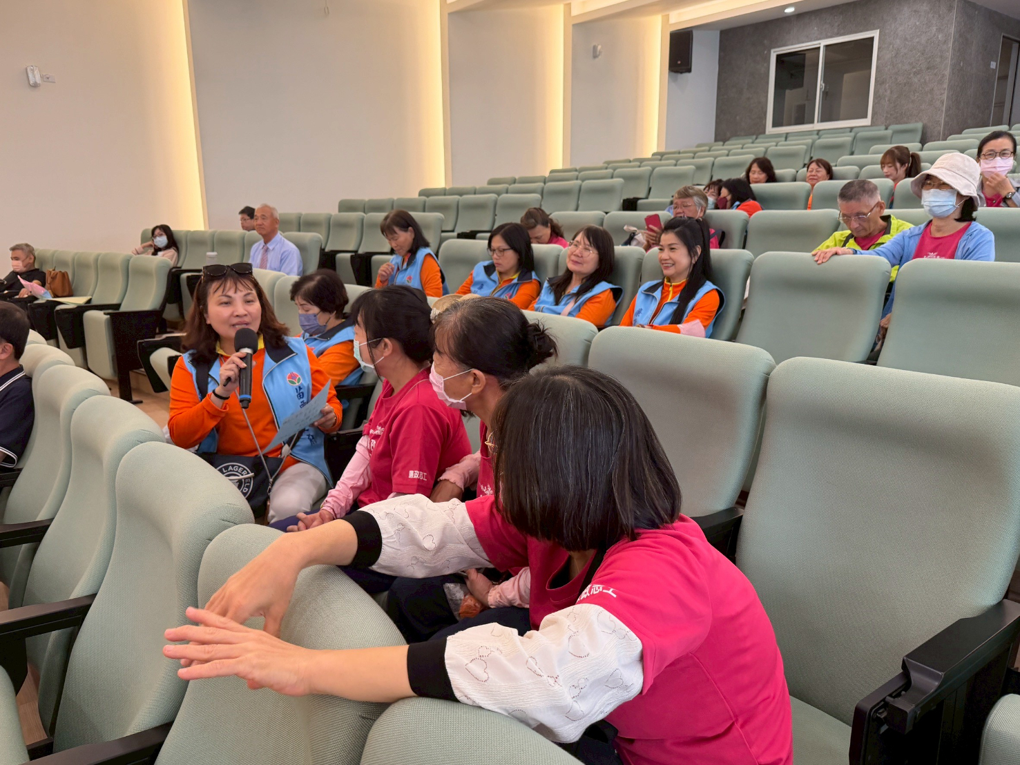 帶著滿滿收穫回苗栗！115年廉政志工屏東大會師：校園宣導實務與王船工藝深度體驗志工討論與分享。