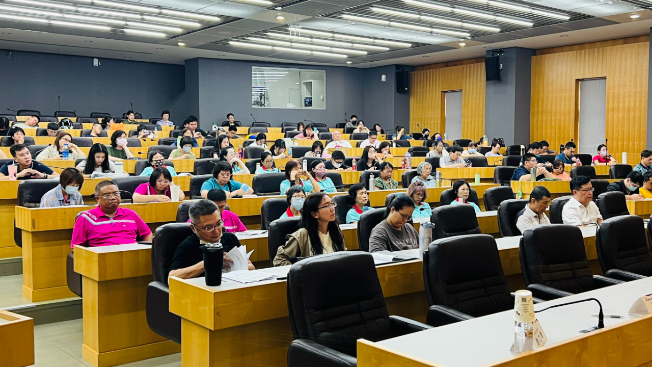 廉手護銀髮 南投志工共學長照倫理與誠信價值長照業者及廉政志工認真投入課程